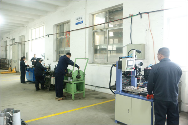 鑄鴻機(jī)械車(chē)間圖片