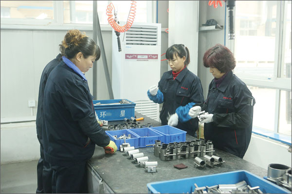 鑄鴻機(jī)械車(chē)間圖片