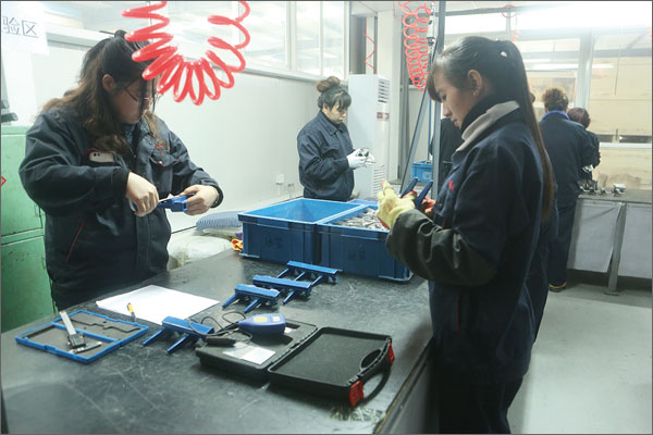 鑄鴻機(jī)械車(chē)間圖片